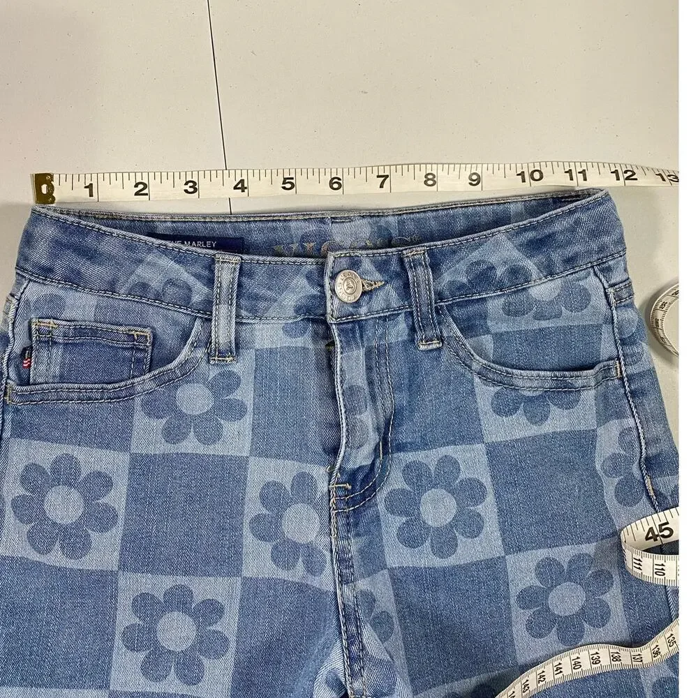 Vigoss Girls The Marley Shorts Flower Design Size 10 Medium Wash Denim